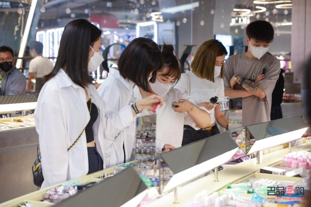 <h3>彩妆买手招聘指南</h3> <h3>彩妆买手招聘指南</h3>