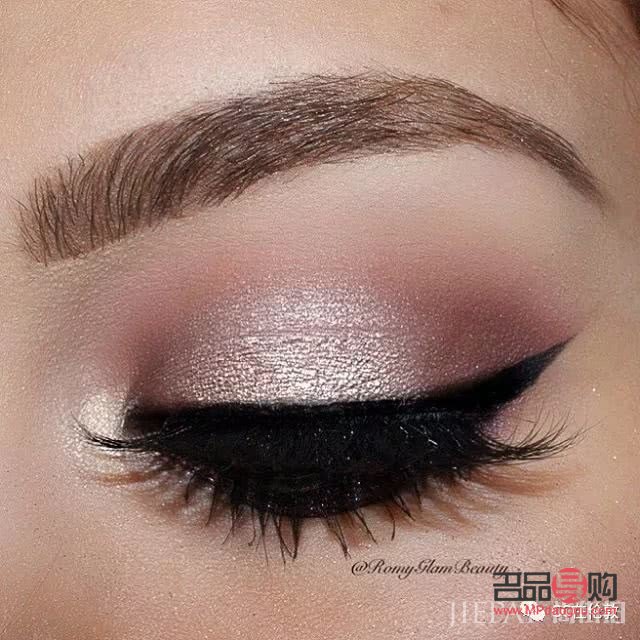 女人肿眼泡，福气之象征？