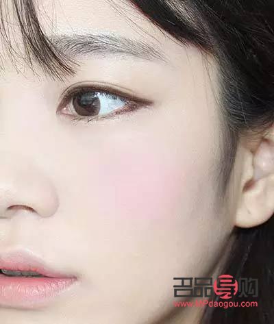 <h3>新月形的眼睛:神秘魅力的源泉</h3> <h3>新月形的眼睛:神秘魅力的源泉</h3>