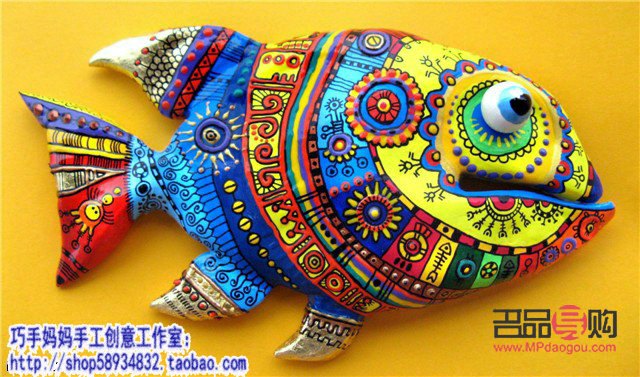 <h3>布头巧手变礼物——创意无限的再利用艺术</h3>