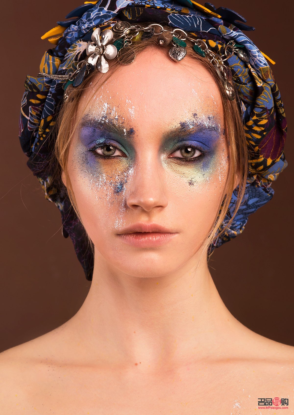 彩妆化如何化(彩妆怎么化)