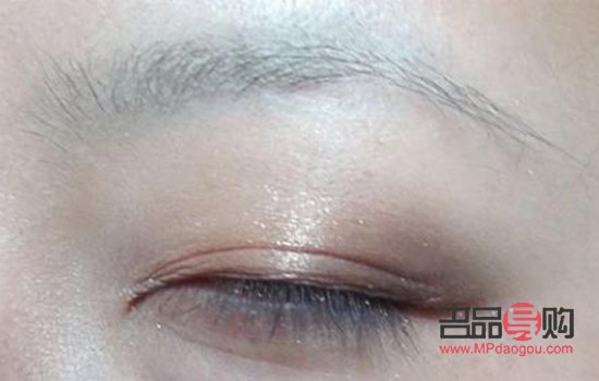 如何判断婴儿是双眼皮(如何判断婴儿是双眼皮还是内双) 如何判断婴儿是双眼皮(如何判断婴儿是双眼皮还是内双)