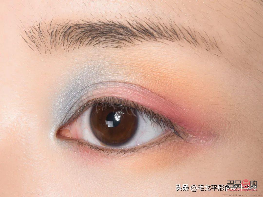 儿童眼影怎么画初学者(儿童眼影怎么画初学者图片大全)