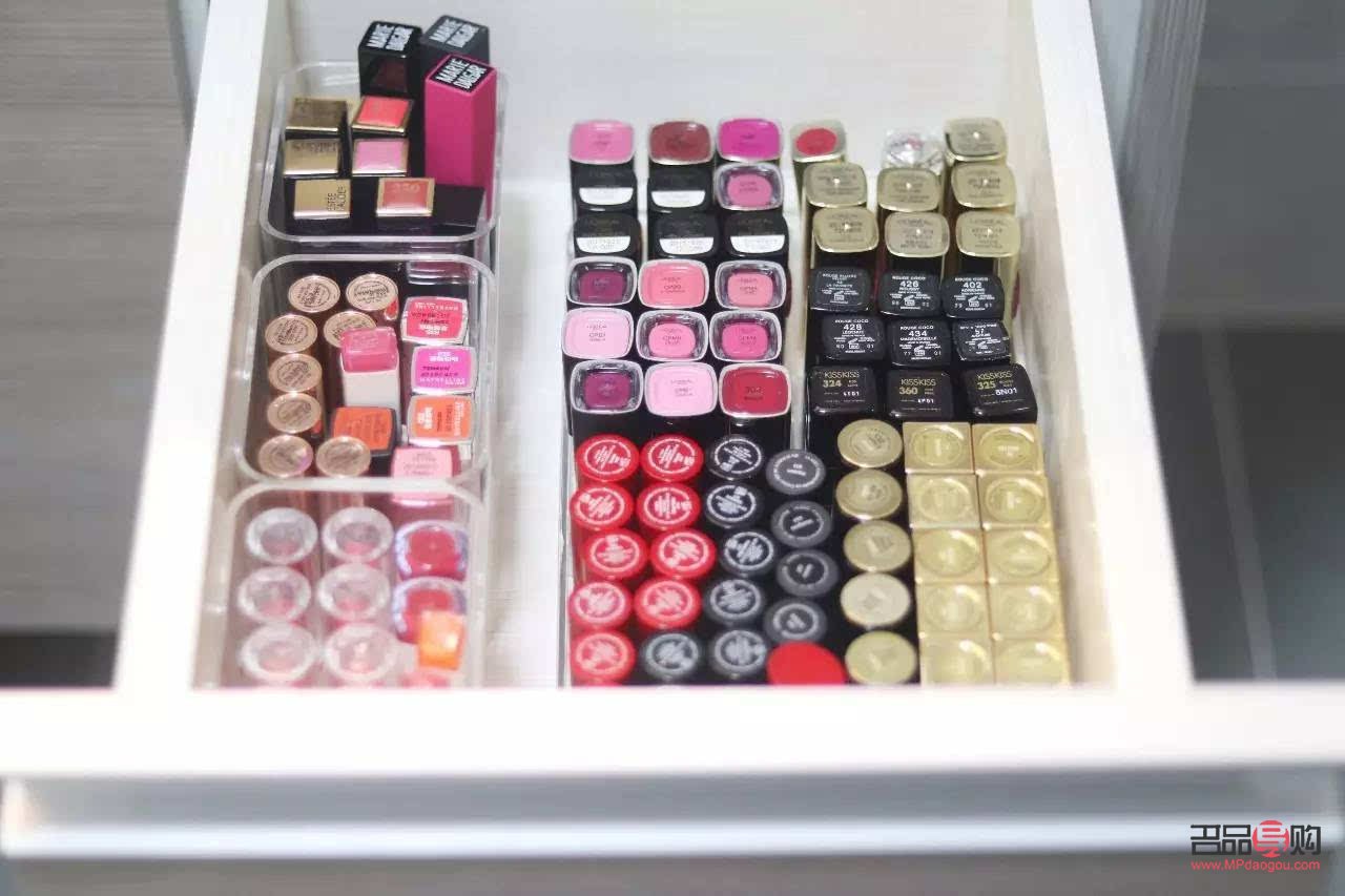 彩妆柜怎么摆(彩妆柜怎么摆放好看)