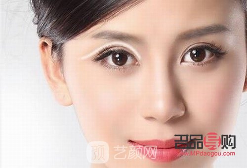 <h3>平扇型双眼皮优点大揭秘</h3> <h3>平扇型双眼皮优点大揭秘</h3>