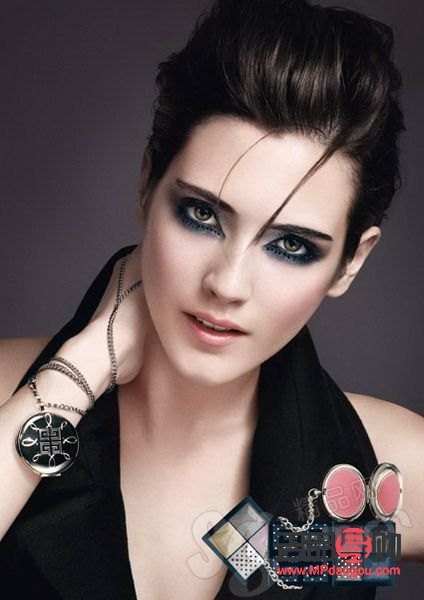 彩妆怎么推：掌握技巧，展现魅力