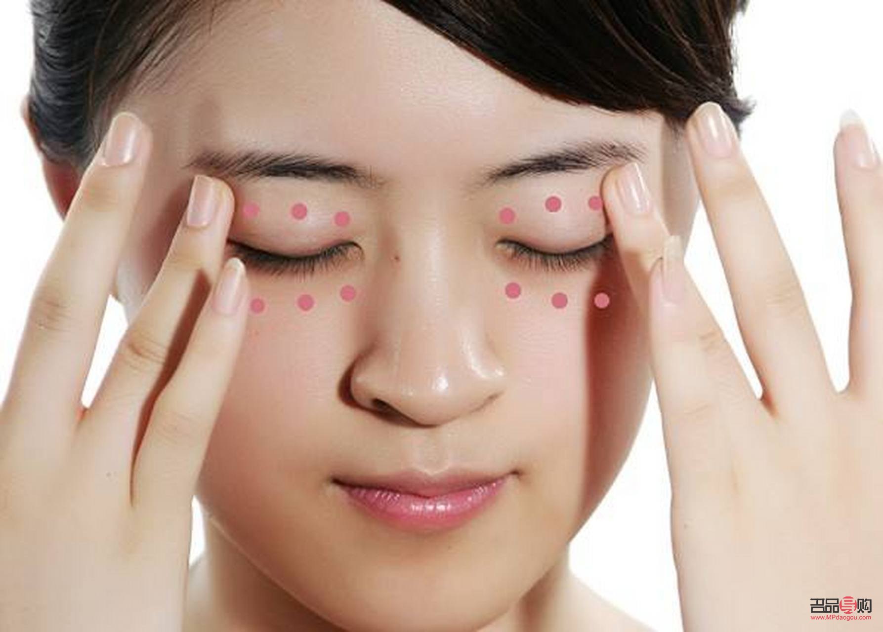 消除肿眼泡(消除肿眼泡的按摩手法)