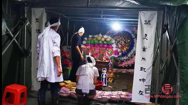 <h3>舅舅出殡送什么礼物好</h3>