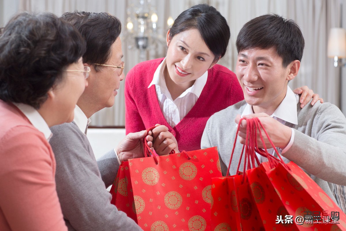 请客要带什么礼物好呢(请客要带什么礼物好呢图片)