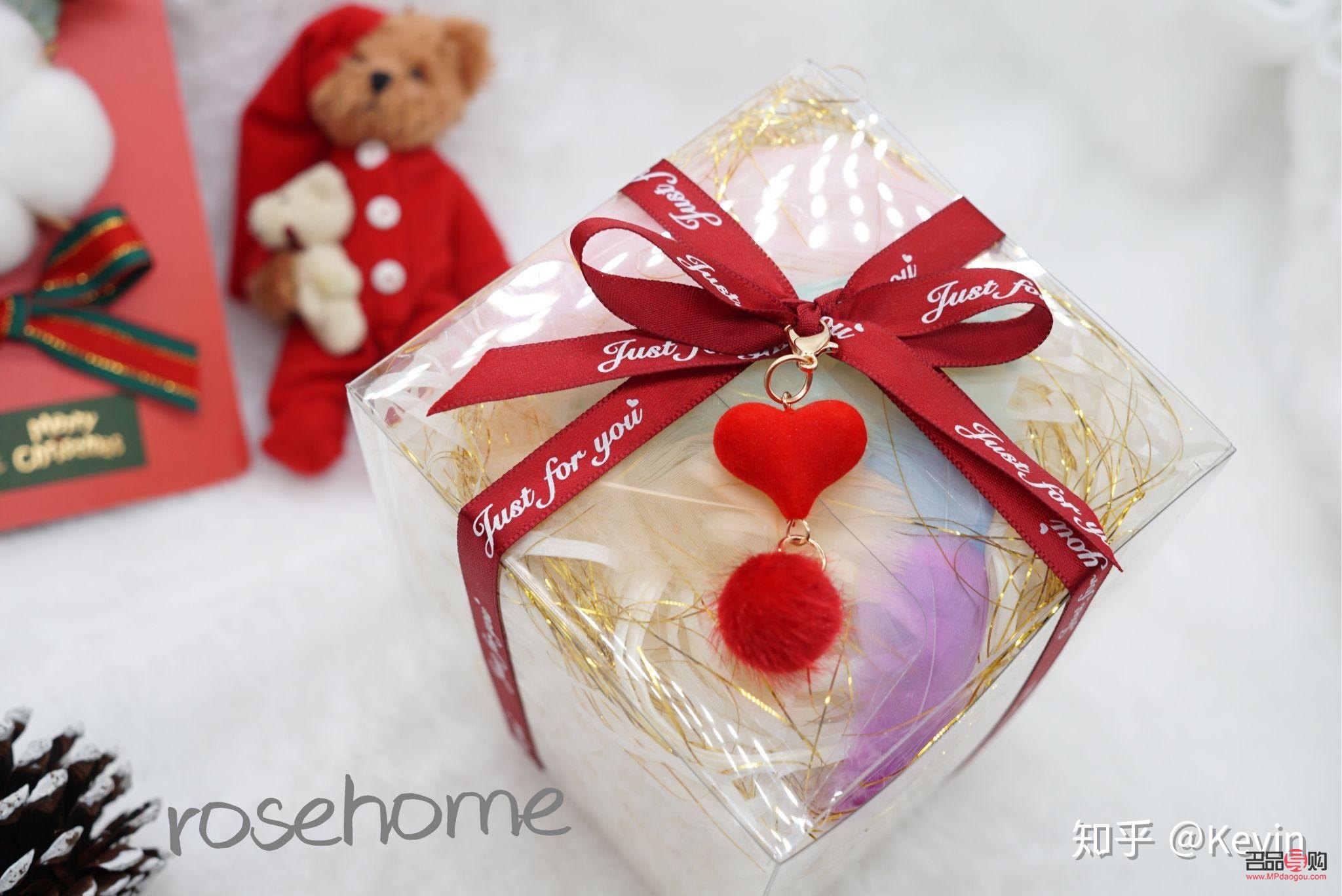 送女生圣诞礼物什么好(送女生圣诞礼物什么好一点)