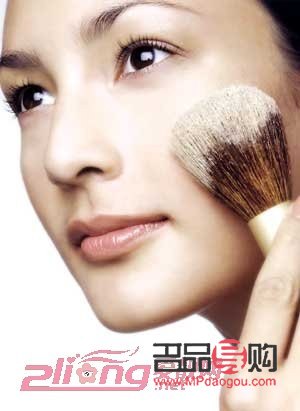 腮红彩妆怎么化(腮红彩妆怎么化的)