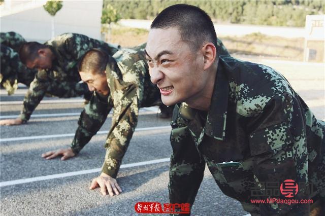 兄弟当兵送什么礼物(兄弟当兵送什么礼物好一点)