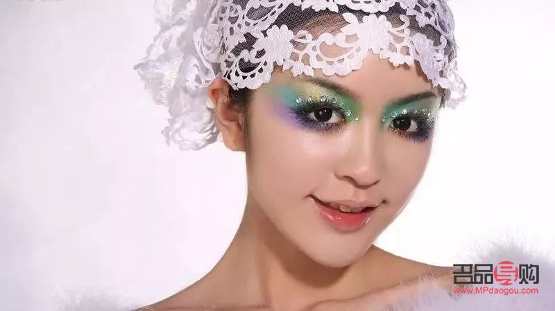 <h3>眼睛化妆图片大全：打造迷人眼神的秘籍</h3>