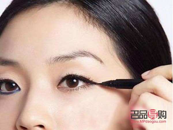 单眼线怎么画眼线(单眼线怎么画眼线视频)