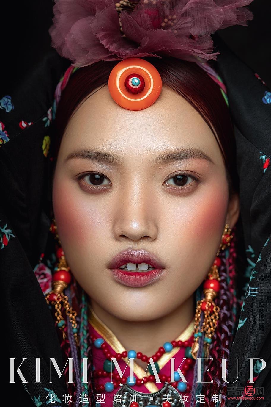 民族彩妆怎么化(民族彩妆怎么化妆好看)