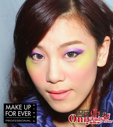 <h3>彩妆怎么涂鸦：打造个性妆容的秘诀</h3>