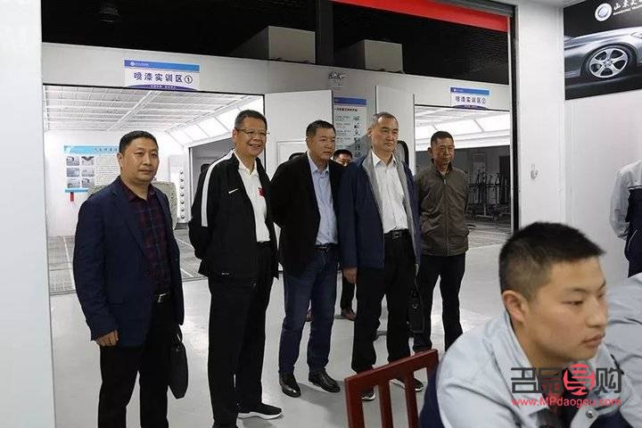 哪个美容学院好(哪个美容学院好一点)