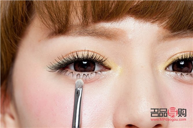 <h3>眼睑下垂吃什么药?专业解读与治疗建议</h3> <h3>眼睑下垂吃什么药?专业解读与治疗建议</h3>