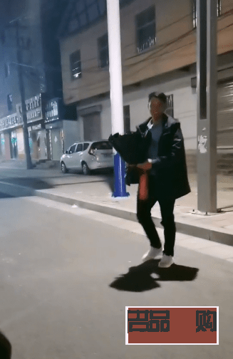 女子要给男子送礼物吗(女子要给男子送礼物吗为什么)