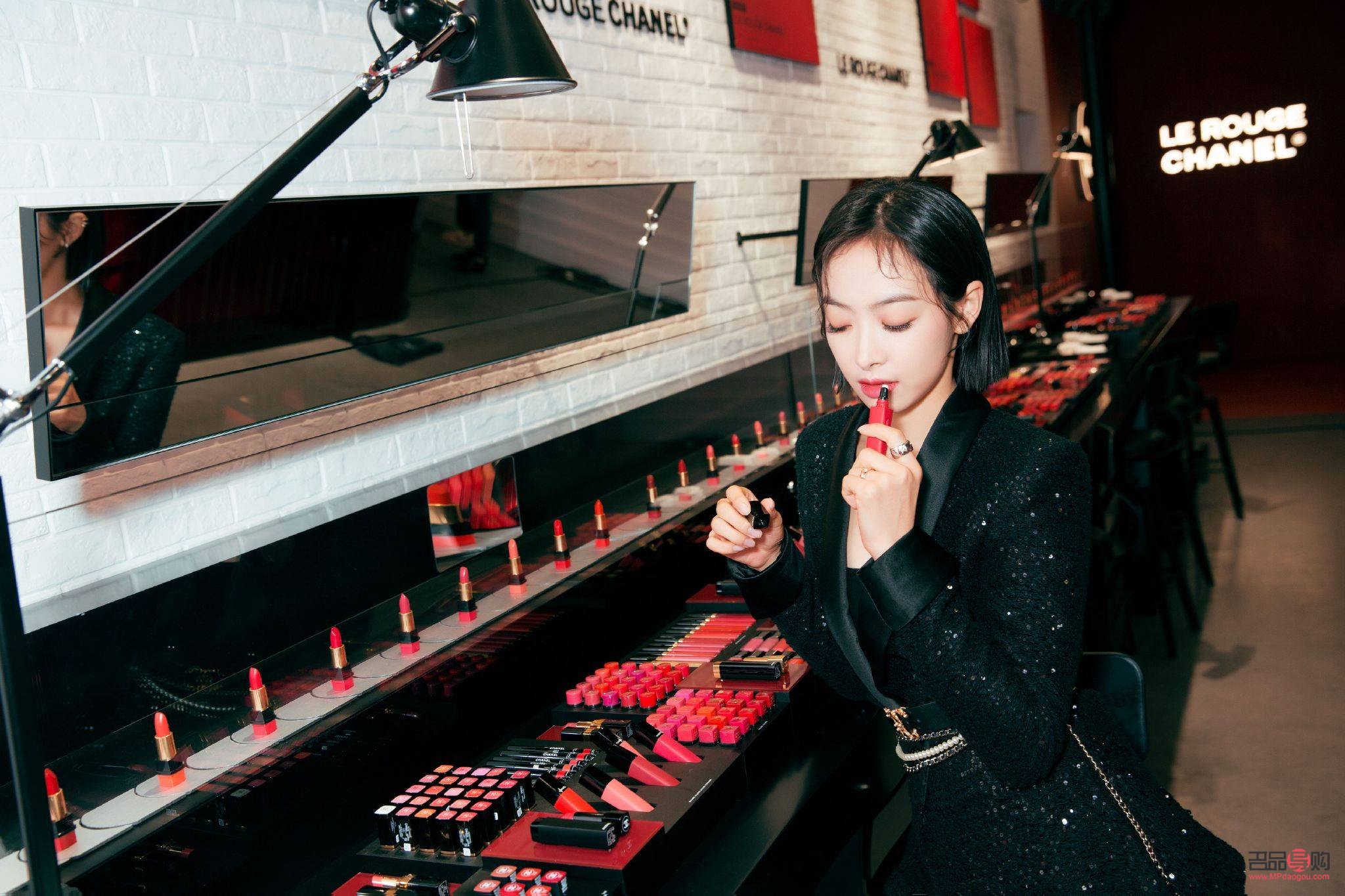 彩妆魅力大揭秘，打造完美妆容的秘诀在这里！