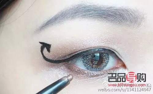 <h3>纹眼线与美瞳线：哪个更美更动人？</h3>