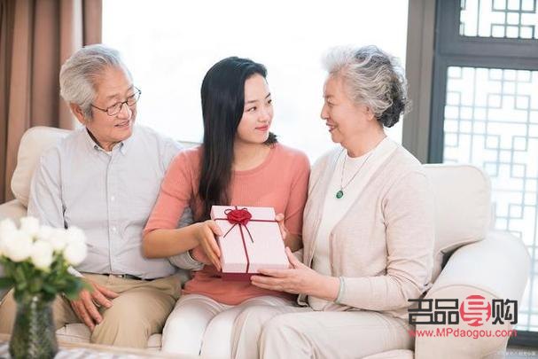 认干妈给什么礼物(认干妈给什么礼物比较好)