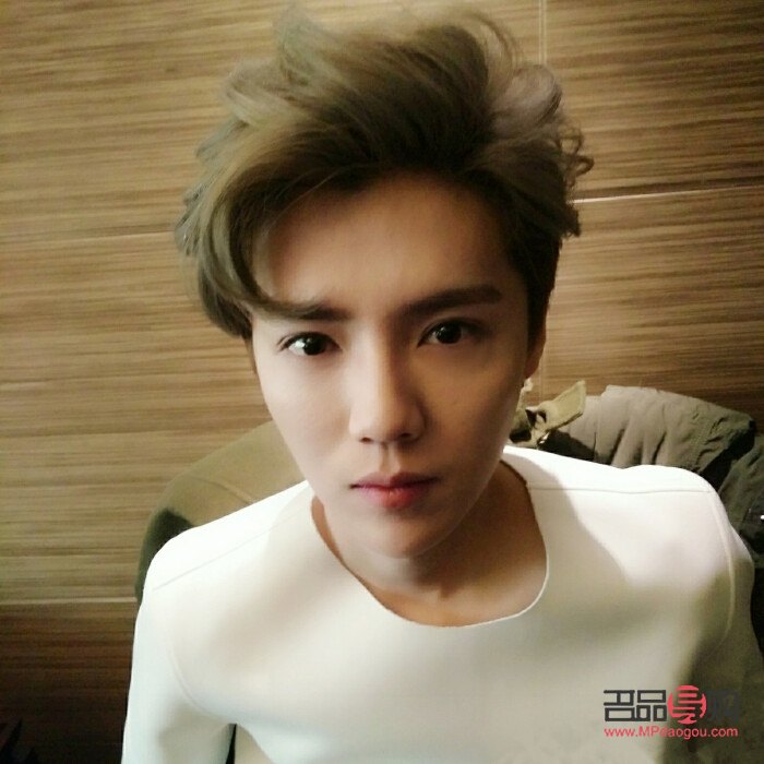 <h3>什么年龄割双眼皮最好女生</h3>