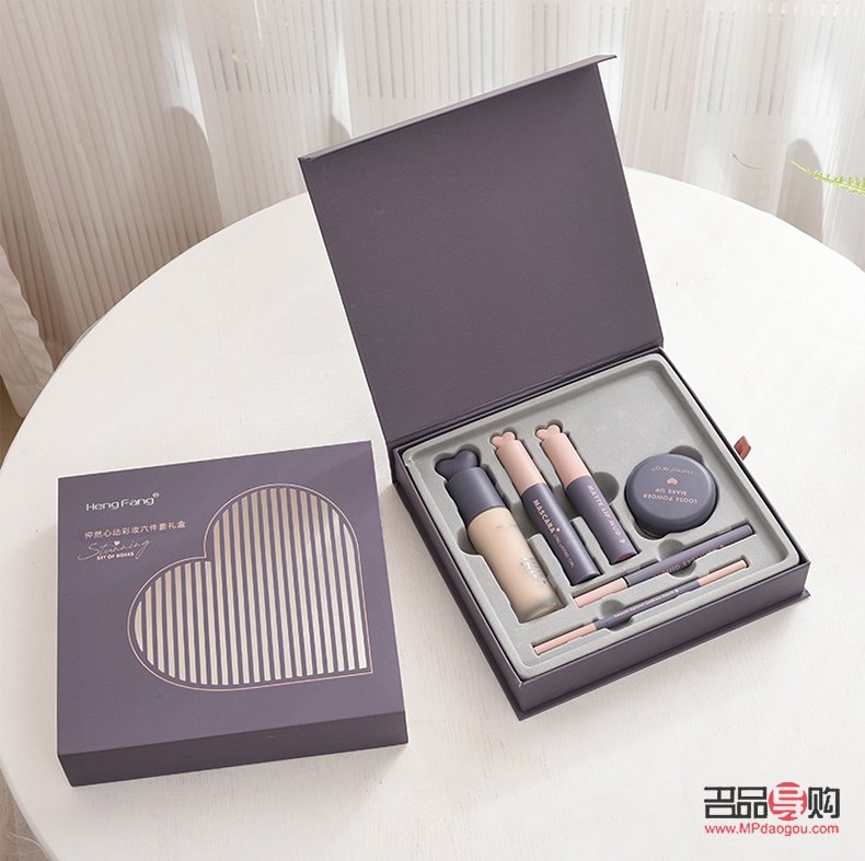 彩妆礼盒怎么配(彩妆礼盒怎么配好看)