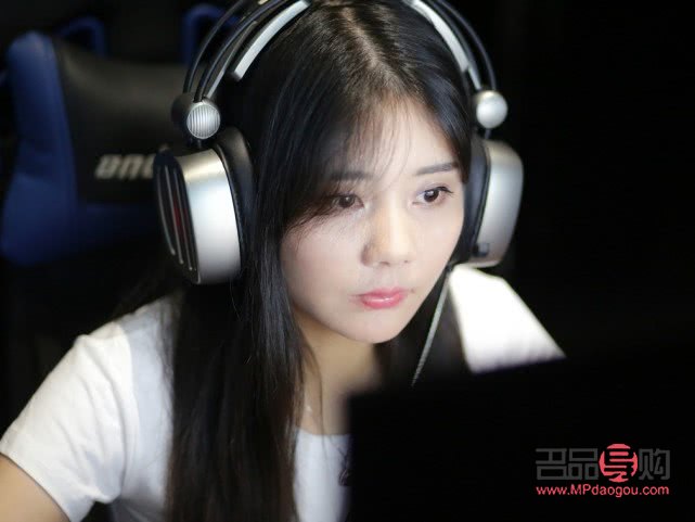 结婚买什么礼物好啊(结婚买什么礼物好啊女方)