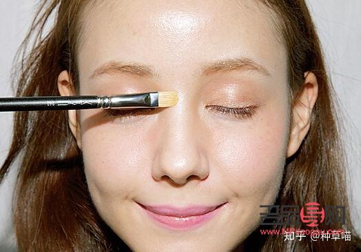 如何教你化彩妆(如何教你化彩妆视频) 如何教你化彩妆(如何教你化彩妆视频)