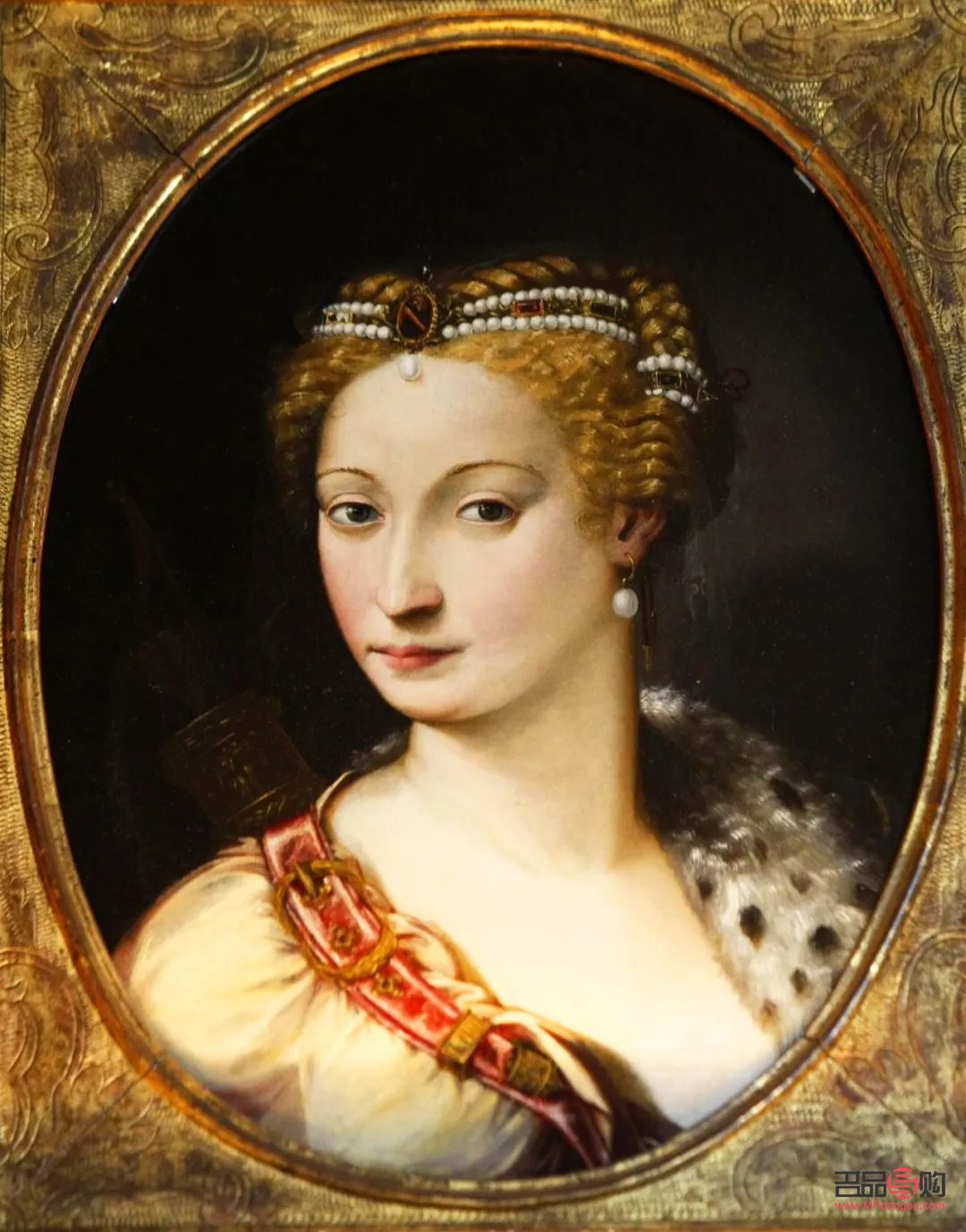 <h3>眼线贴写真：舞台艺术的璀璨明珠</h3>