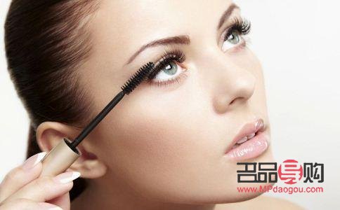 眼睫毛生长周期是多久(眼睫毛生长周期是多久一次)