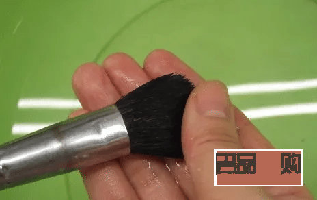 彩妆刷子如何清洗(彩妆刷子如何清洗视频)