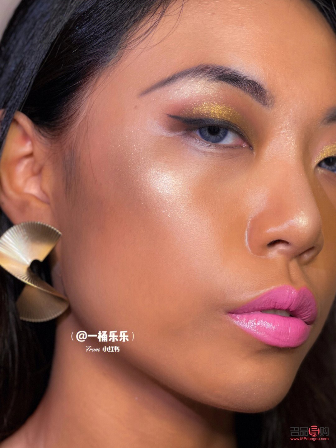 皮肤黑怎么上彩妆(皮肤黑怎么上彩妆遮瑕)