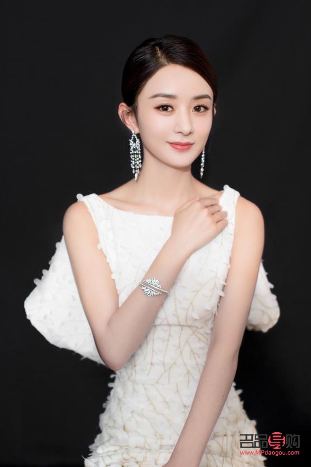 <h3>眼窝凹陷修复与去眼袋药膏的选择与使用</h3>