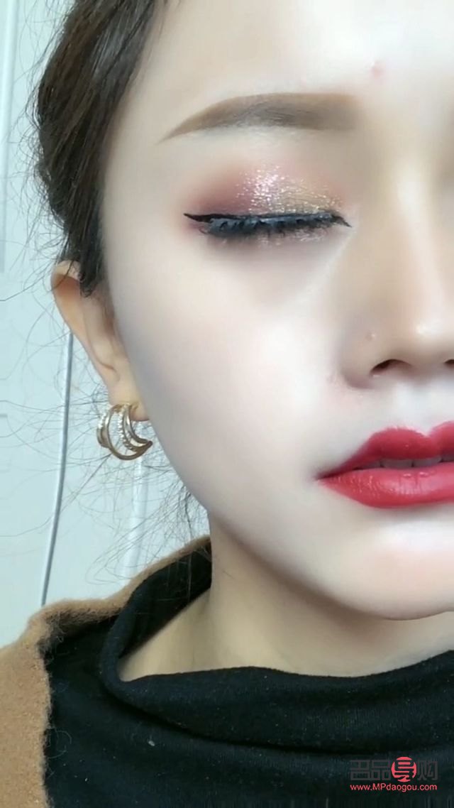 化妆怎么化眼睛好看(化妆怎么化眼睛好看图片)