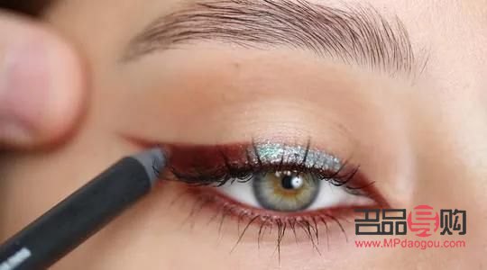 化妆怎么化眼睛好看(化妆怎么化眼睛好看图片)