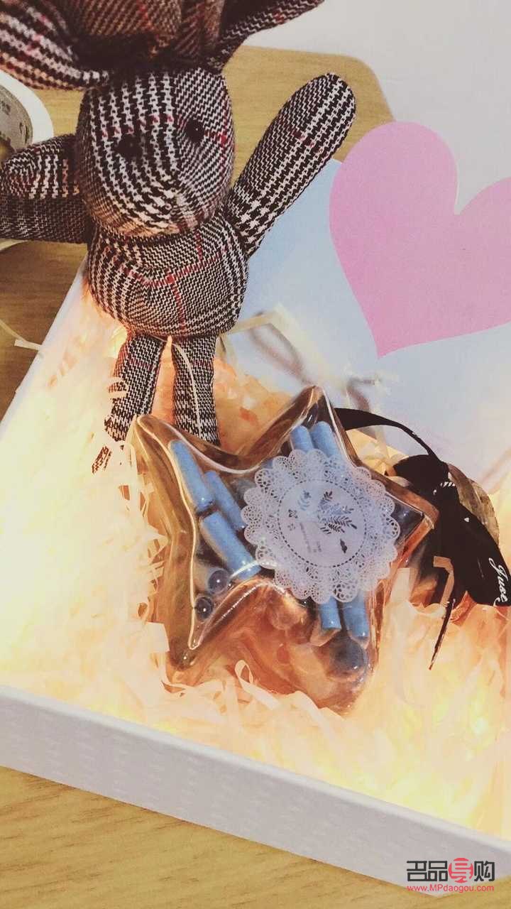 送女朋友礼物的选择与心意表达