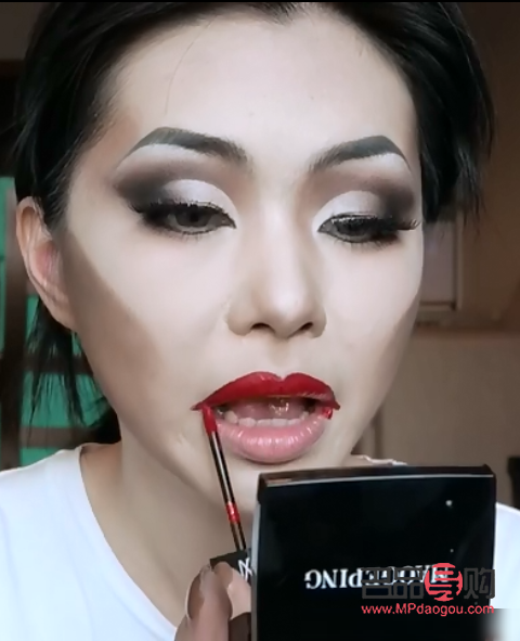 彩妆教母怎么化(彩妆教母怎么化妆好看)