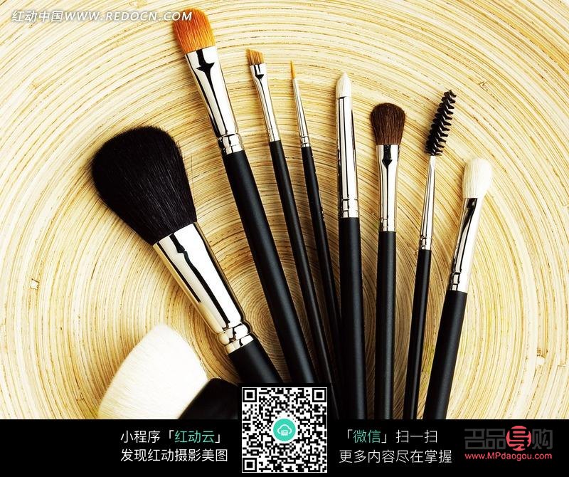 彩妆工具如何放置(彩妆工具如何放置好看)