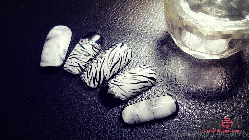 美容美甲难么(美容美甲难学吗)