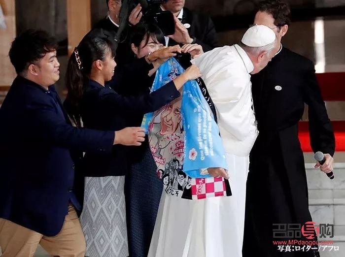 教皇喜欢什么礼物呢(教皇喜欢什么礼物呢)