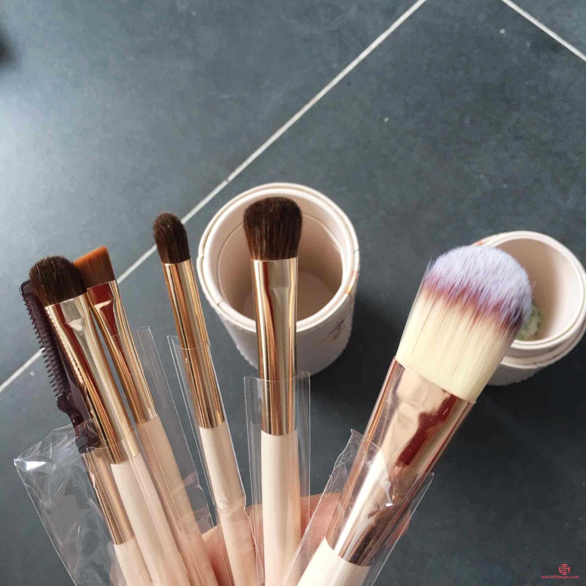 彩妆刷子如何选择(彩妆刷子如何选择尺寸)