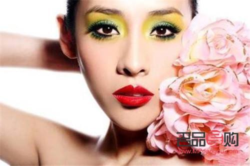 收到彩妆怎么拍照(收到彩妆怎么拍照片)