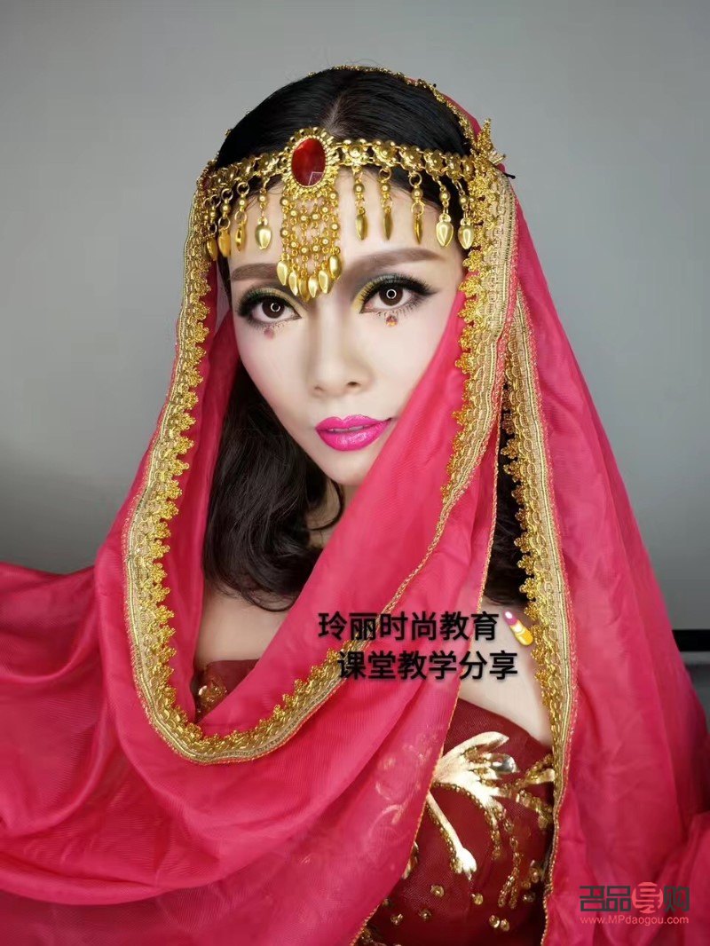 彩妆白云妆怎么画(白云妆容)