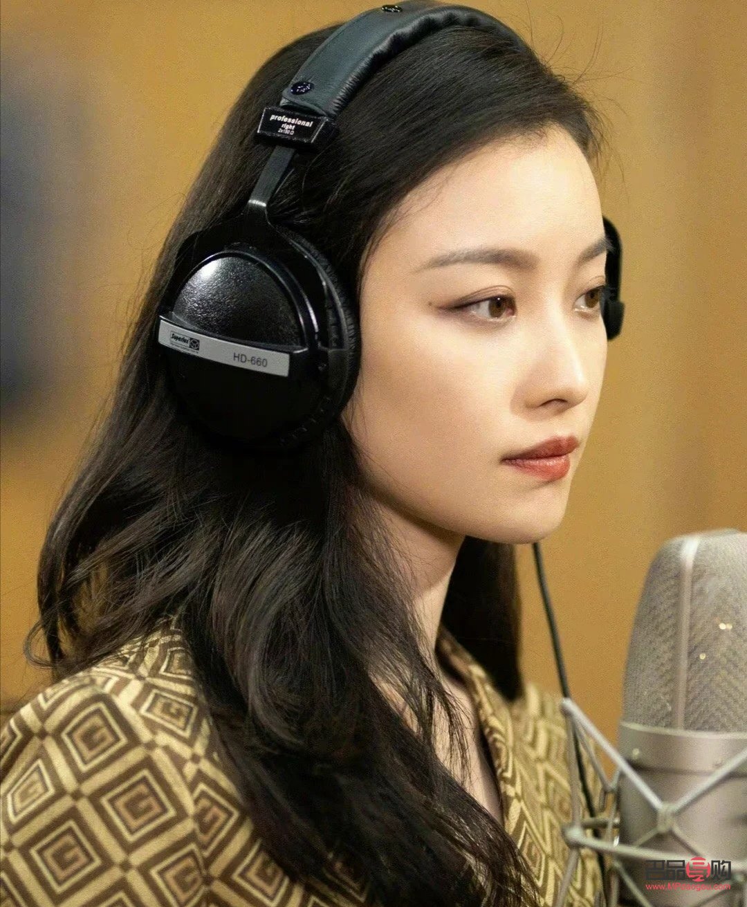 眼妆教程日常化妆淡妆怎么画的(眼妆教程日常化妆淡妆怎么画的好看)