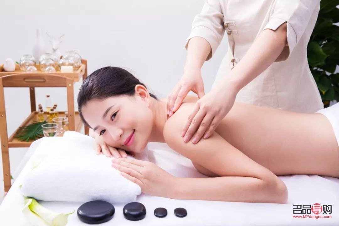 <h3>美容师能聊什么呢?专业话题与日常闲聊一网打尽!</h3> <h3>美容师能聊什么呢?专业话题与日常闲聊一网打尽!</h3>