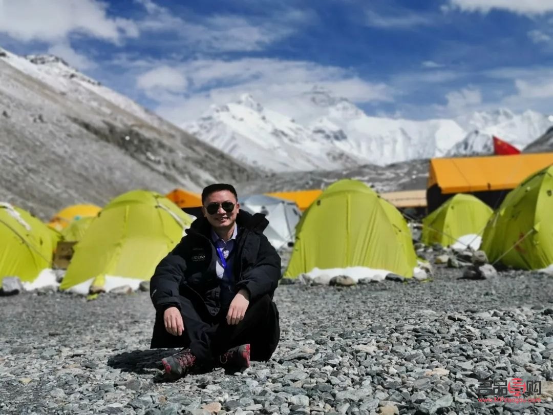 <h3>韩镜医疗美容，专业塑造美丽新典范</h3>