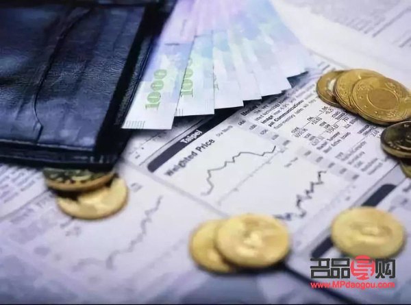 <h3>银行投资理财与黄金投资：哪个更优？</h3>