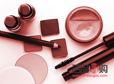 如何拍好彩妆产品——掌握关键技巧，展现彩妆魅力